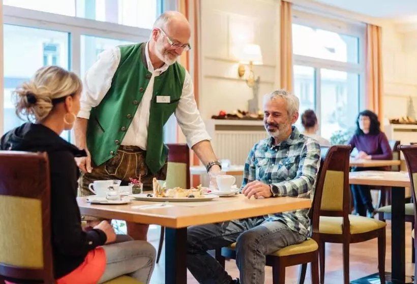 ホテル Gesundheits  & Wellness Resort Oberzeiring