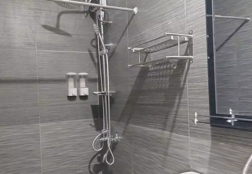 هتل King Rapid Rise