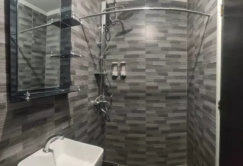 هتل King Rapid Rise