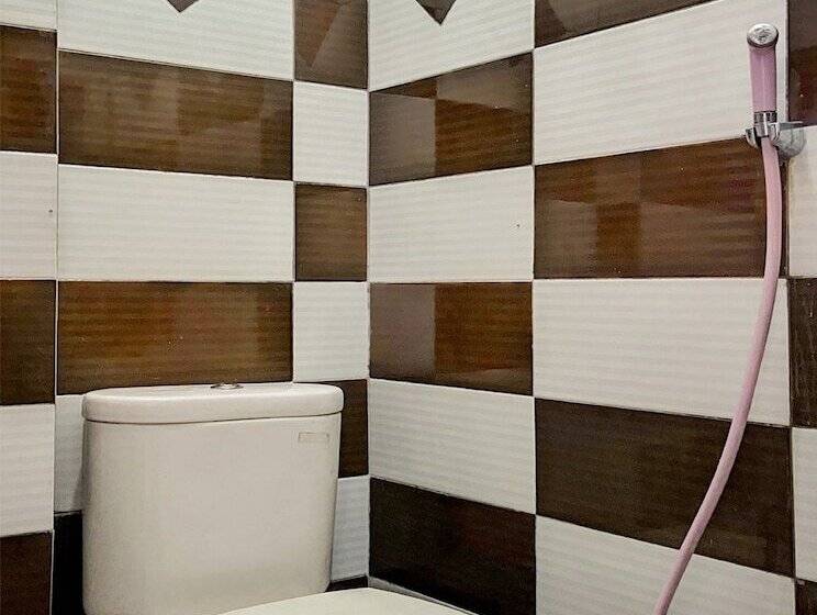 酒店 Oyo 92065 Kos Flobamor