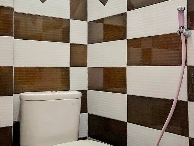 ホテル Oyo 92065 Kos Flobamor