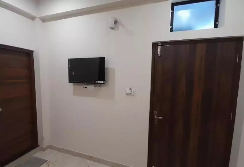 ホテル Sunstays Oppsite Bus Stand