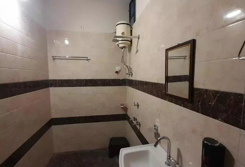 ホテル Sunstays Oppsite Bus Stand