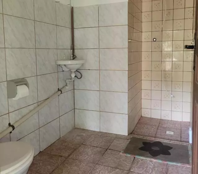 Majatalo Hospedaria E Camping Quintal Do Mundo