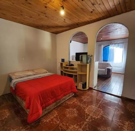 Majatalo Hospedaria E Camping Quintal Do Mundo