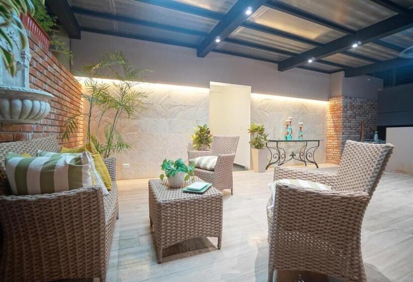 پانسیون Hostal Los Mangos Bajitos