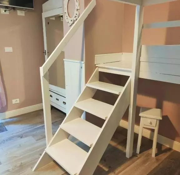 تختخواب و صبحانه Lecco Lake