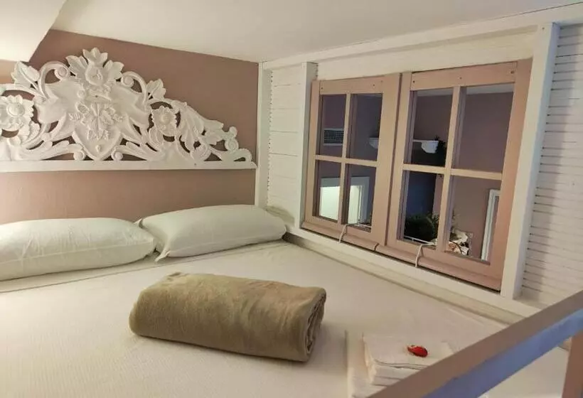 تختخواب و صبحانه Lecco Lake