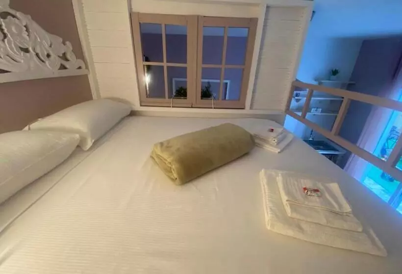 تختخواب و صبحانه Lecco Lake