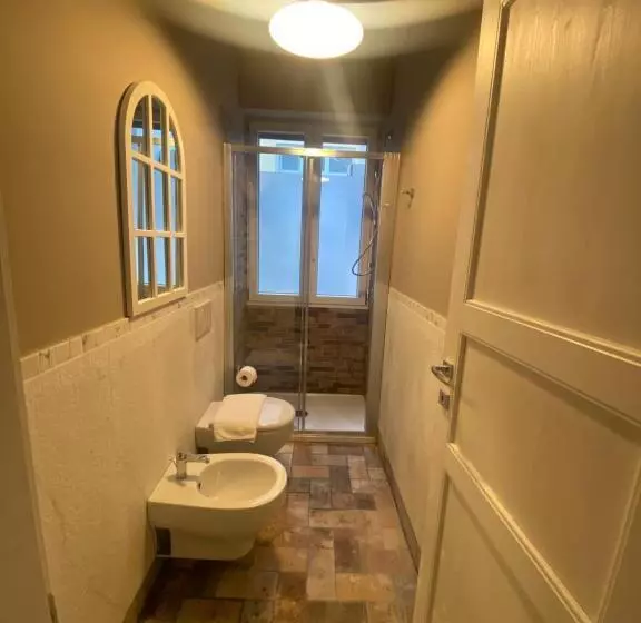 تختخواب و صبحانه Lecco Lake