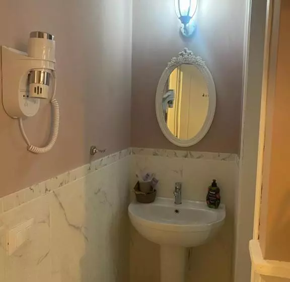 تختخواب و صبحانه Lecco Lake