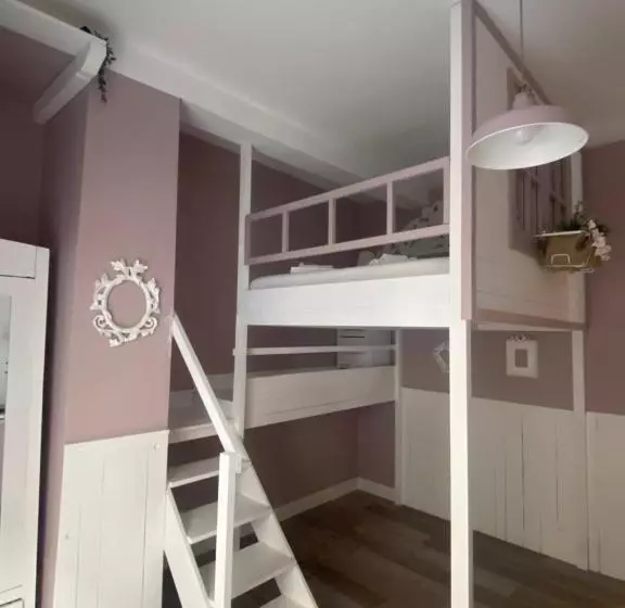 تختخواب و صبحانه Lecco Lake