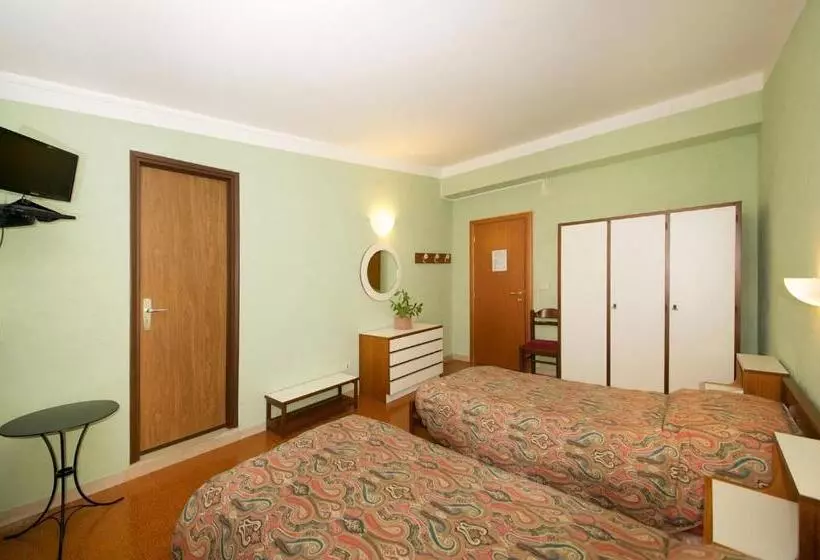 Hotelli Albergo Ponte Di Nava