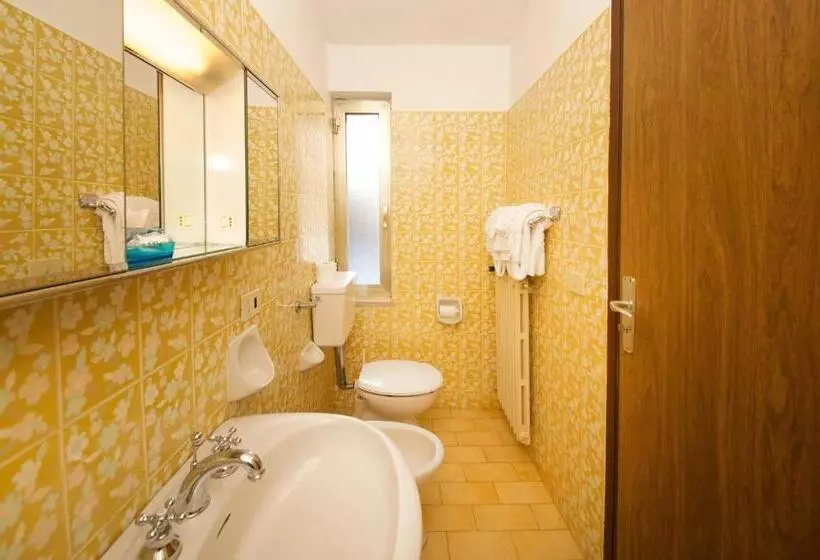 Hotelli Albergo Ponte Di Nava