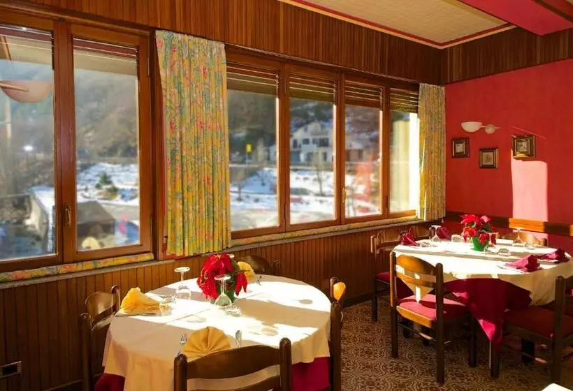Hotelli Albergo Ponte Di Nava