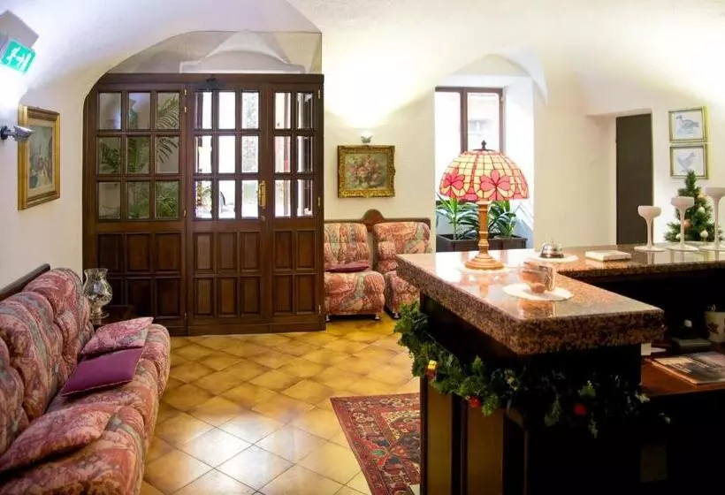 Hotelli Albergo Ponte Di Nava
