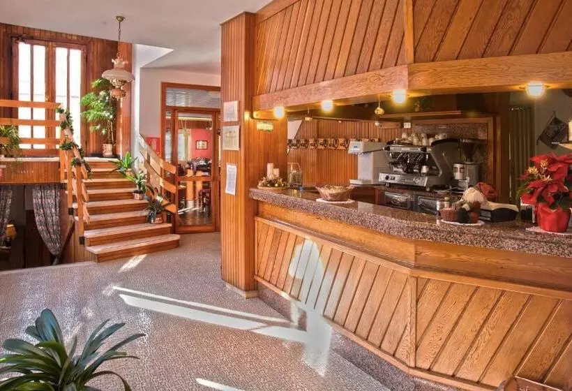 Hotelli Albergo Ponte Di Nava