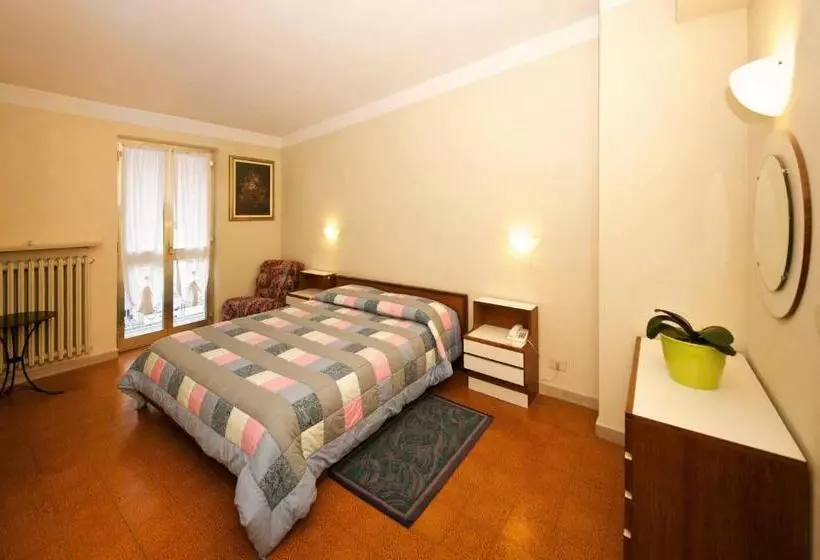 Hotelli Albergo Ponte Di Nava