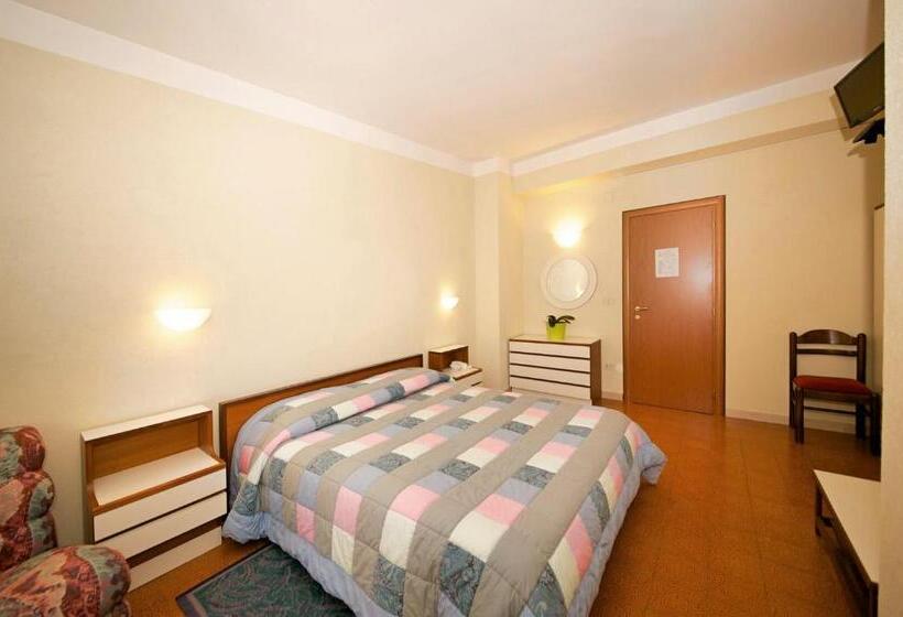 Отель Albergo Ponte Di Nava