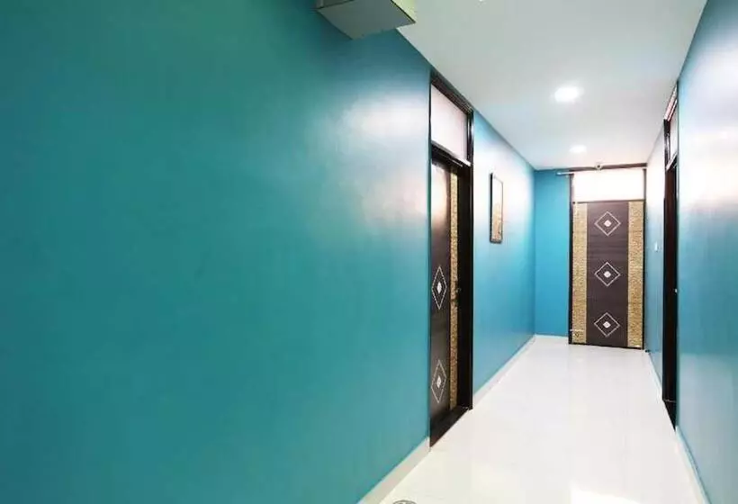 Hotelli Flagship Hotal Pleasant Inn Near Jahangirpuri Metro Station
