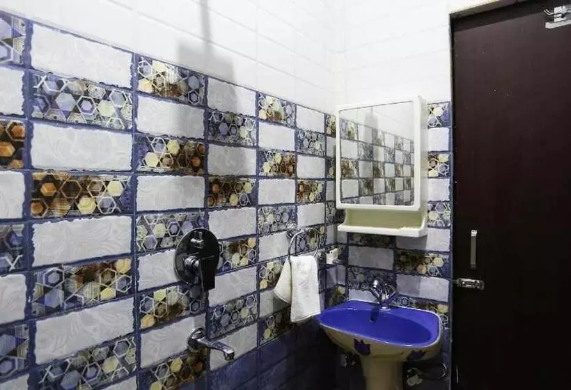Hotelli Flagship Hotal Pleasant Inn Near Jahangirpuri Metro Station