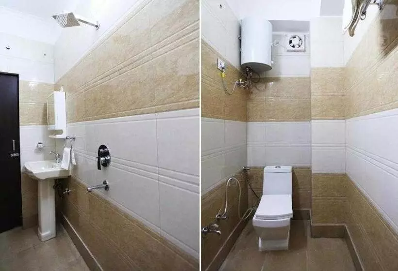 Hotelli Flagship Hotal Pleasant Inn Near Jahangirpuri Metro Station