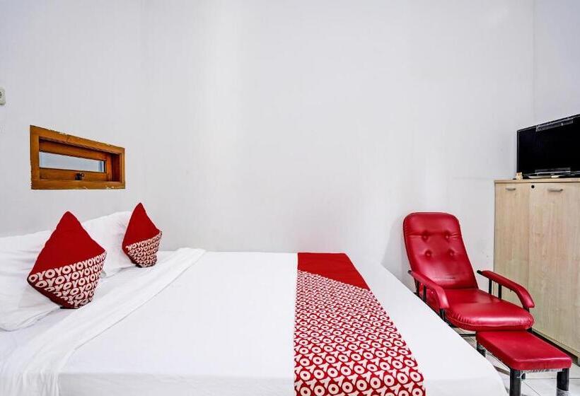 בית מלון כפרי Oyo 92030 Ef Palm Guest House Family Syariah