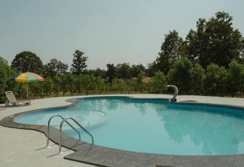 בית מלון כפרי The Infinity Pench Resort