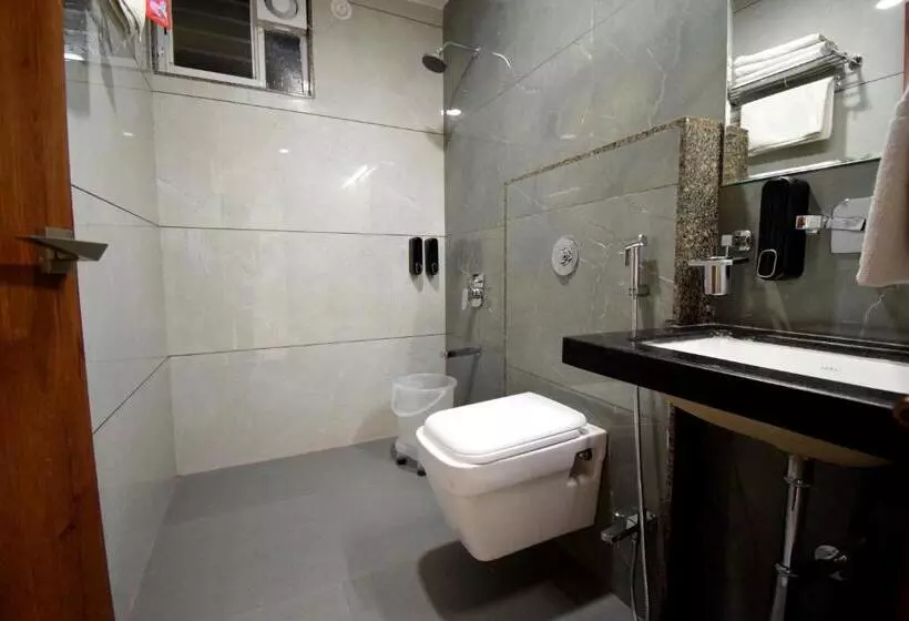 The Sky Imperial Hotel Sugam   10 Meters From Shrinathji Temple