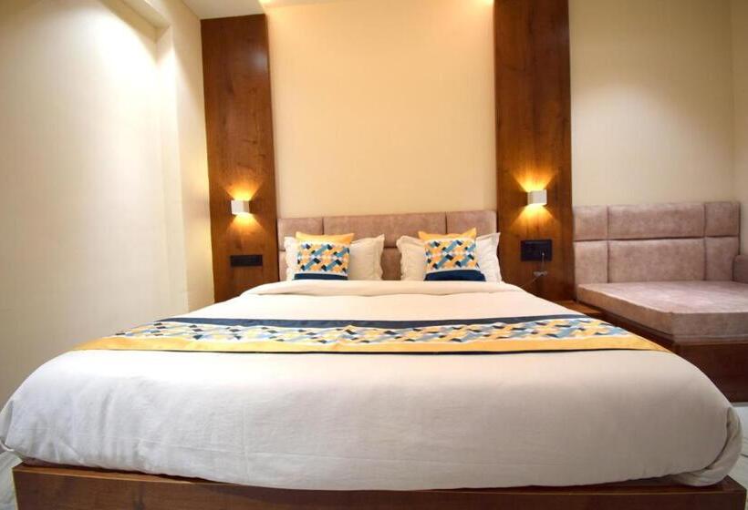 The Sky Imperial Hotel Sugam 10 Meters From Shrinathji Temple