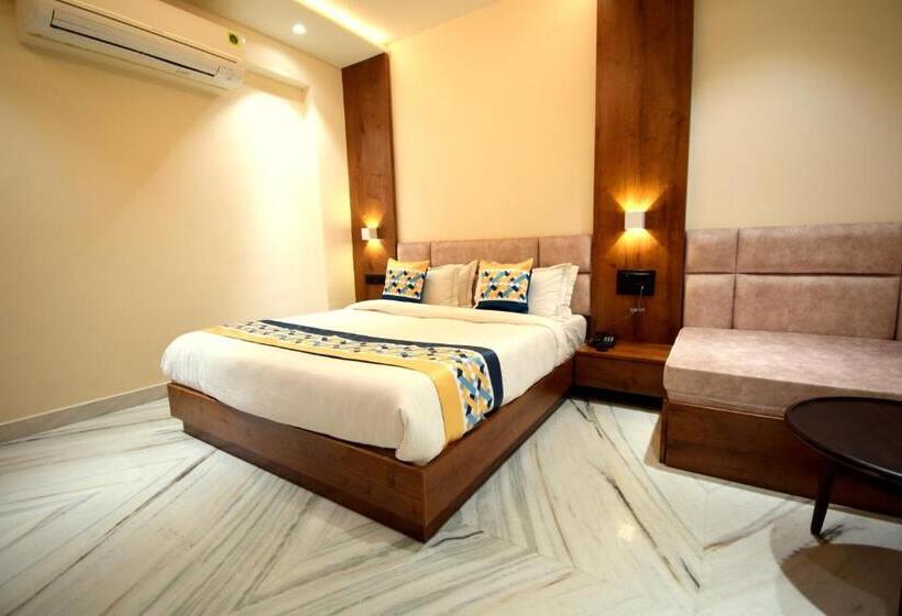 The Sky Imperial Hotel Sugam 10 Meters From Shrinathji Temple