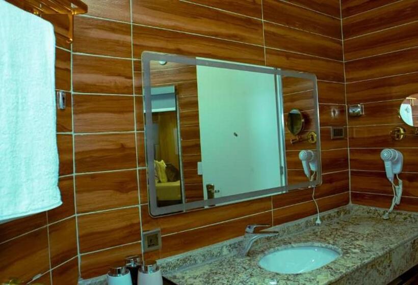 هتل Tn Max Luxury Home