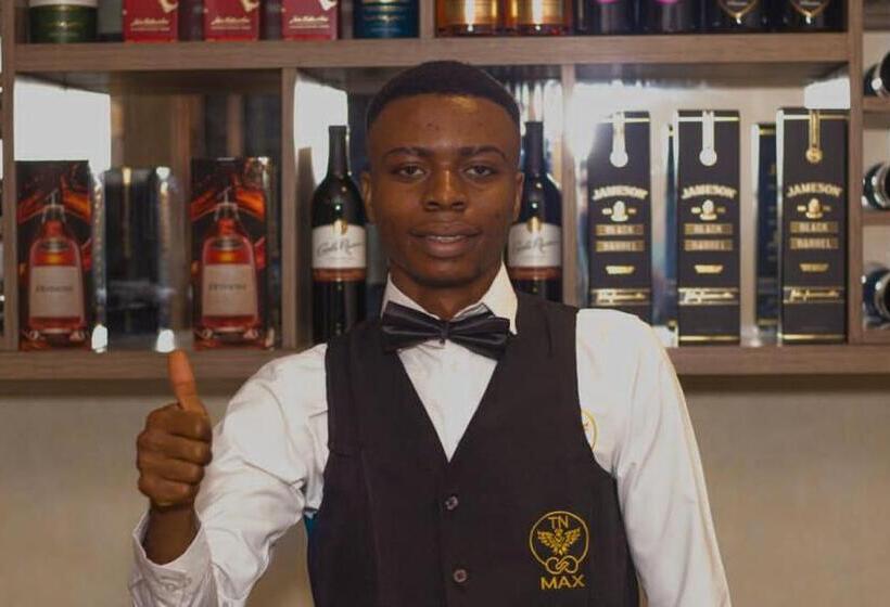 هتل Tn Max Luxury Home