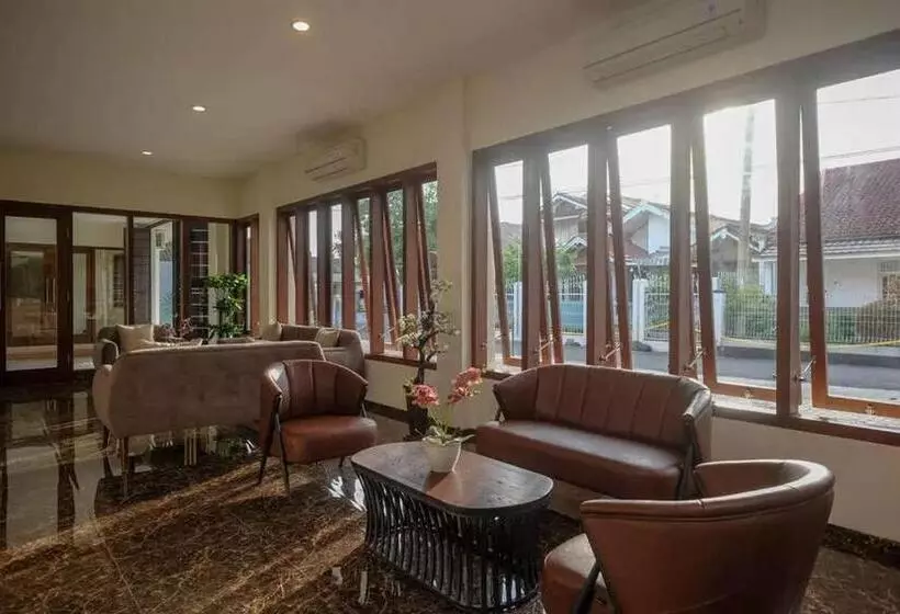 ホテル Urbanview Sumampir Anugrah Purwokerto By Reddoorz