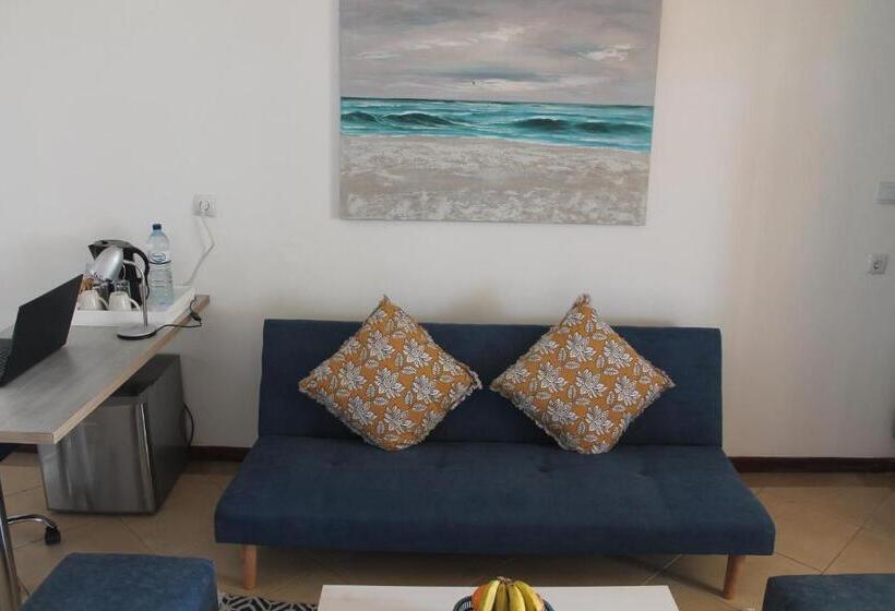 הוסטל Wharf Side Inn