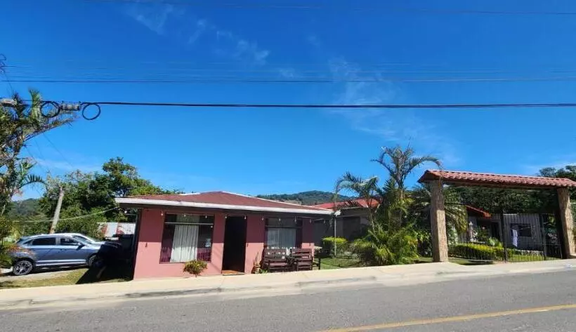 ベッドアンドブレックファースト Twin Palms Lodge