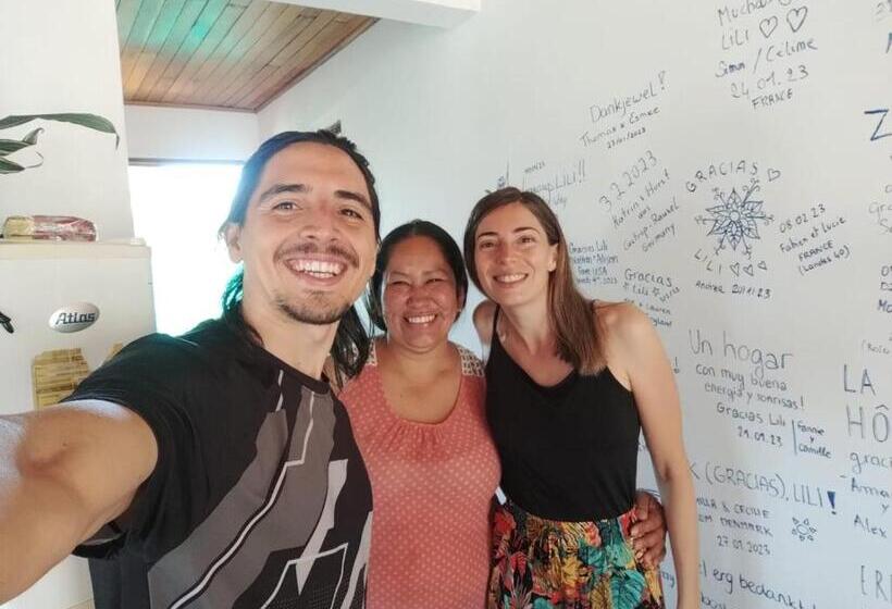 مبيت وإفطار Twin Palms Lodge