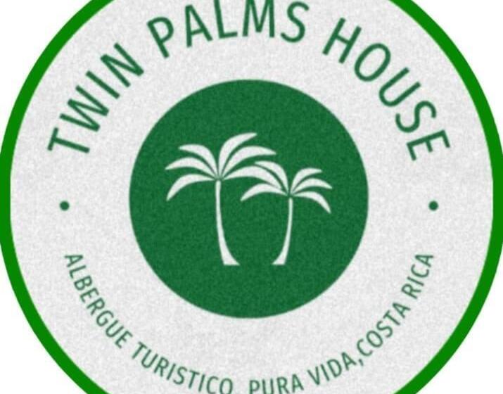 مبيت وإفطار Twin Palms Lodge