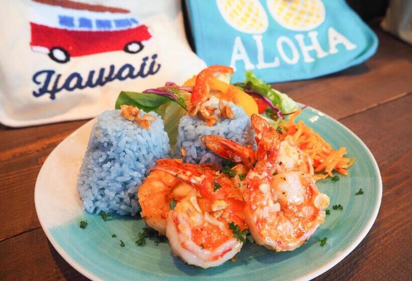 Bridge33 Cafe And Hostel