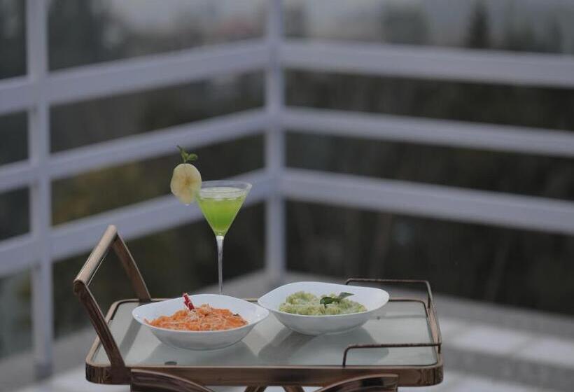 Hotel 360 South, Khandala