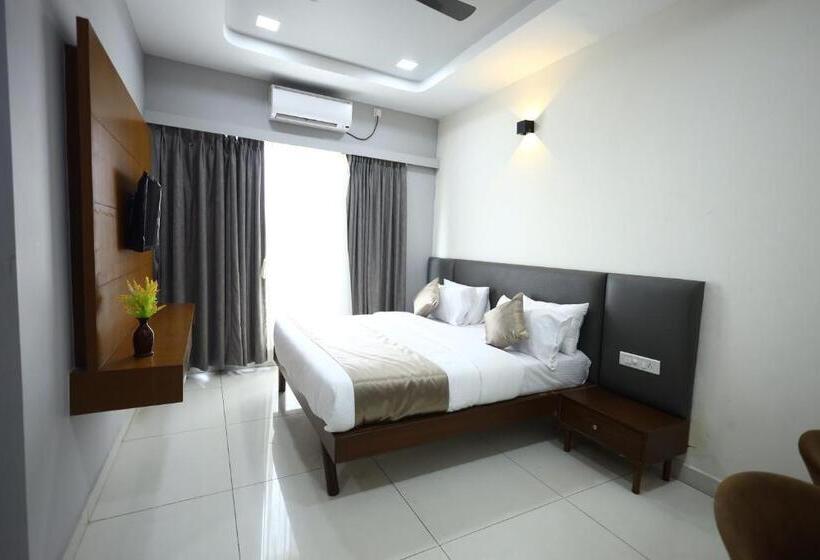 Hotel Ponneri Gymkhana Club