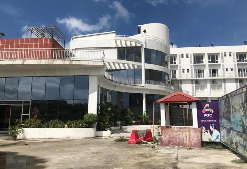 Hotel Ponneri Gymkhana Club