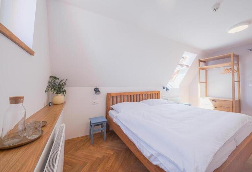 호텔 Vlaštovčí Dům