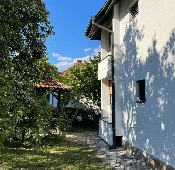 پانسیون Vidikovac Vrnjačka Banja