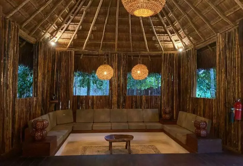 Xoot’ka’ana Villa Colibri