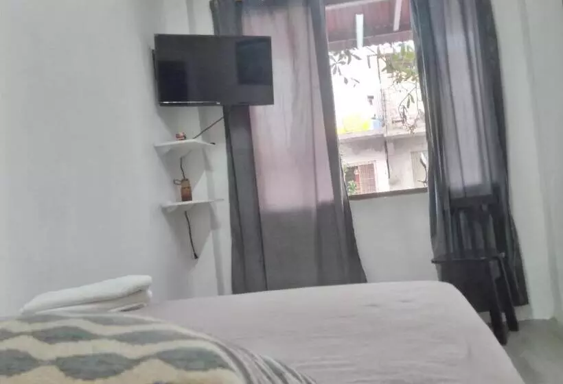 Aamiaismajoitus (B&B) Habitación Matrimonial En Montañita