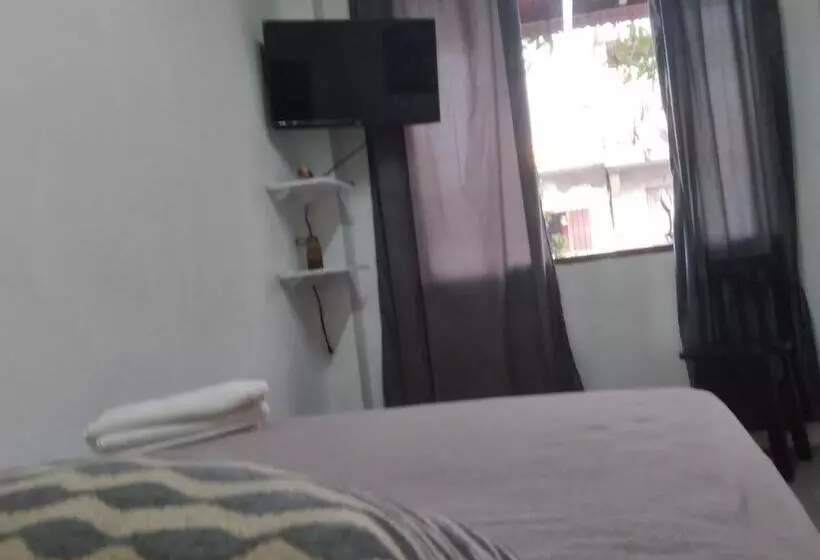 Aamiaismajoitus (B&B) Habitación Matrimonial En Montañita