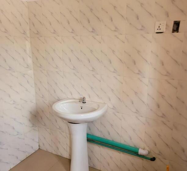 هتل Eko Akete Guest House