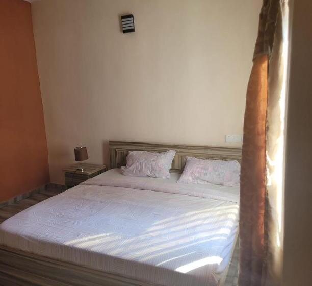 هتل Eko Akete Guest House