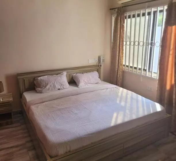 هتل Eko Akete Guest House